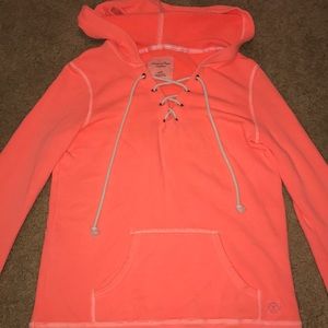 American Eagle sweatshirt with cute front detail